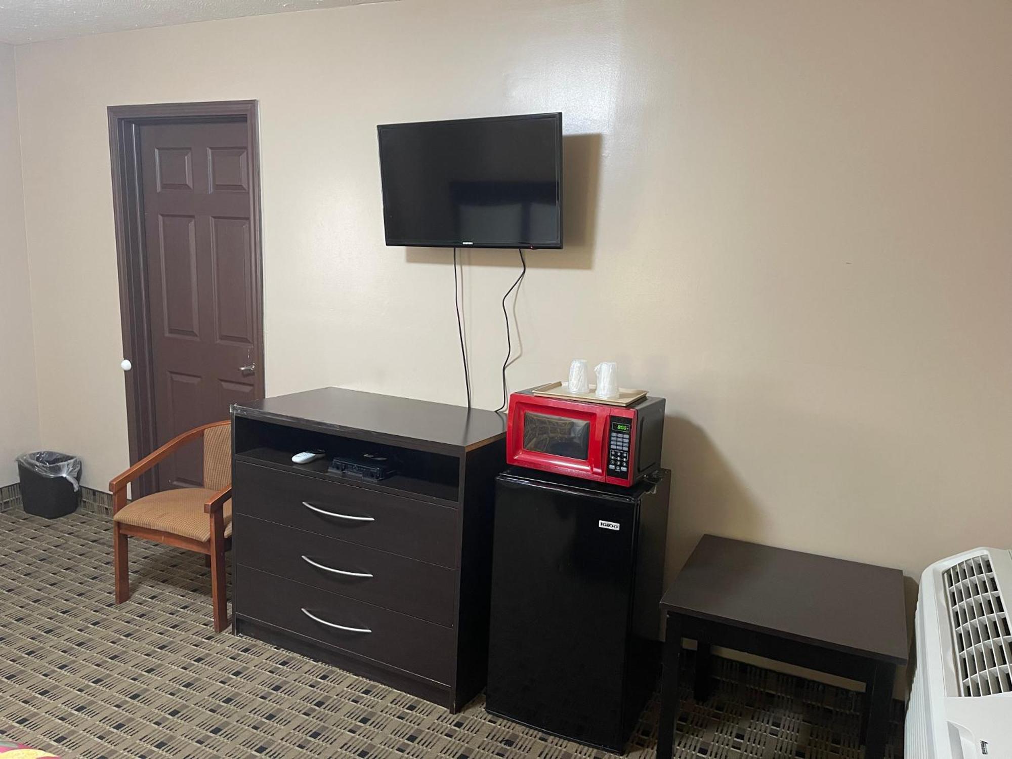 Economy Inn & Suites Ащабюла Екстериор снимка