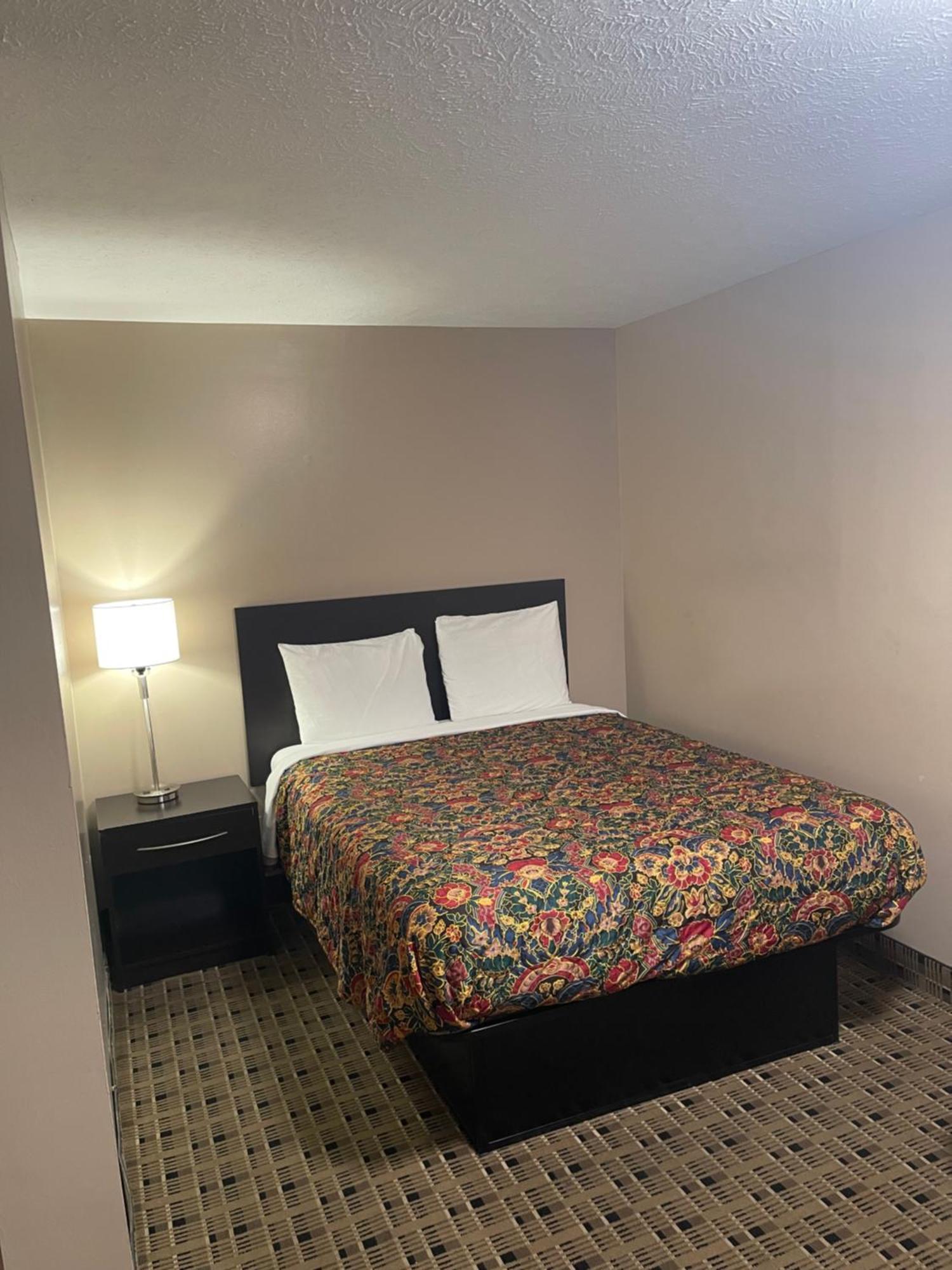 Economy Inn & Suites Ащабюла Екстериор снимка
